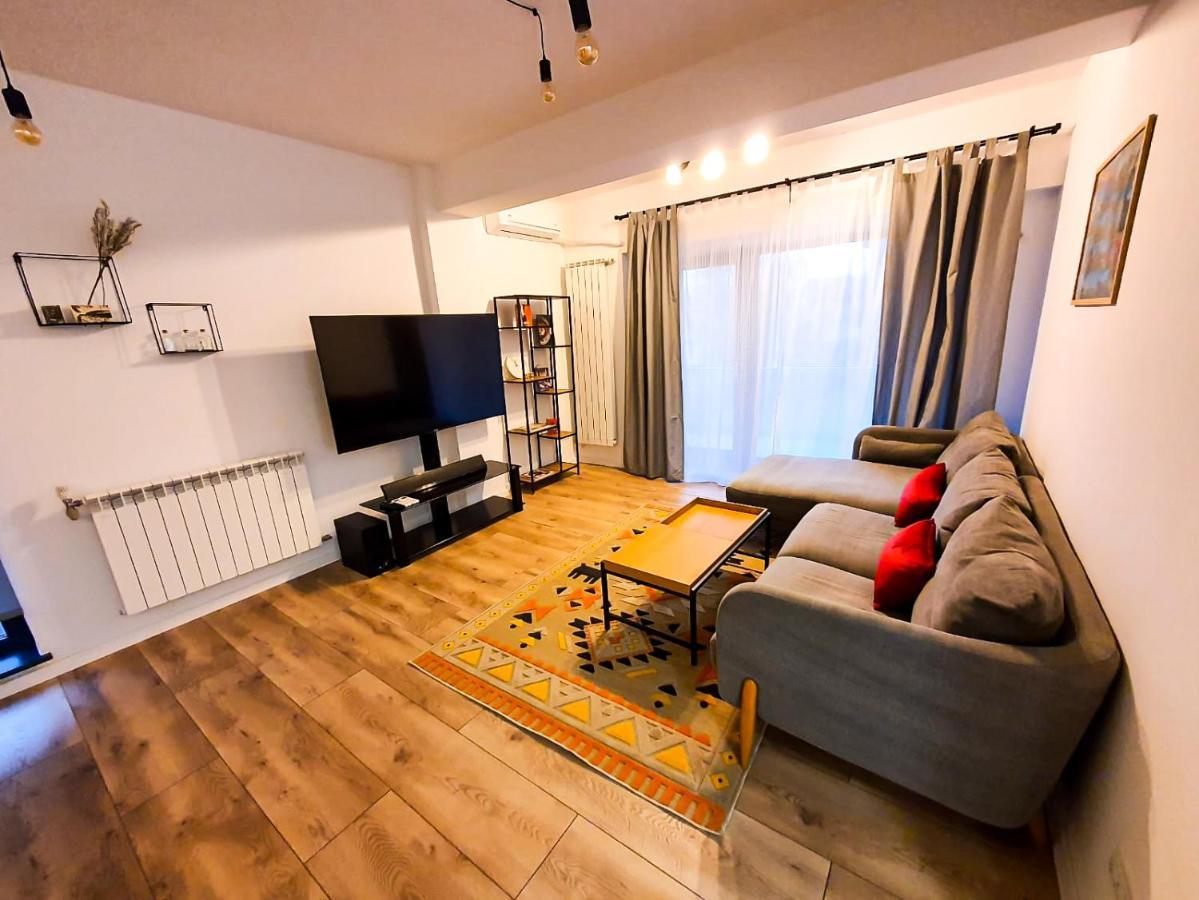 Ferienwohnung Urban Retreat: Industrial Chic 1Br Ap - Heart Of Bukarest Exterior foto