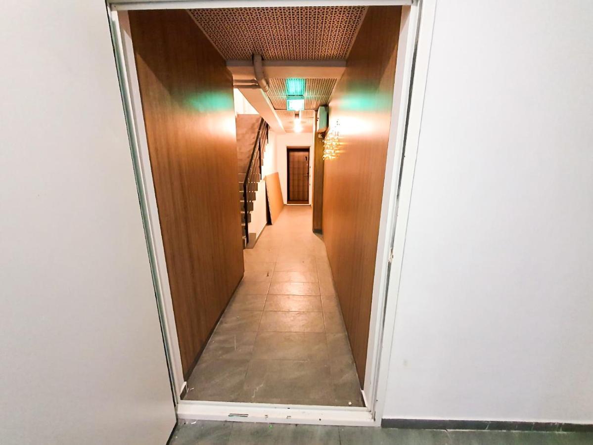 Ferienwohnung Urban Retreat: Industrial Chic 1Br Ap - Heart Of Bukarest Exterior foto